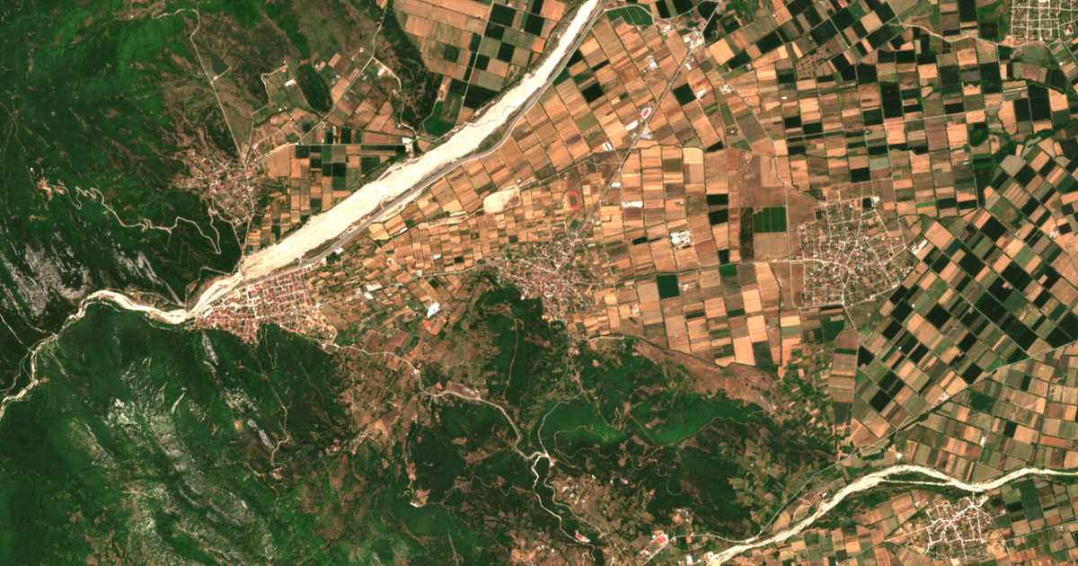 Satellitenkarte von Palaiomonástiron