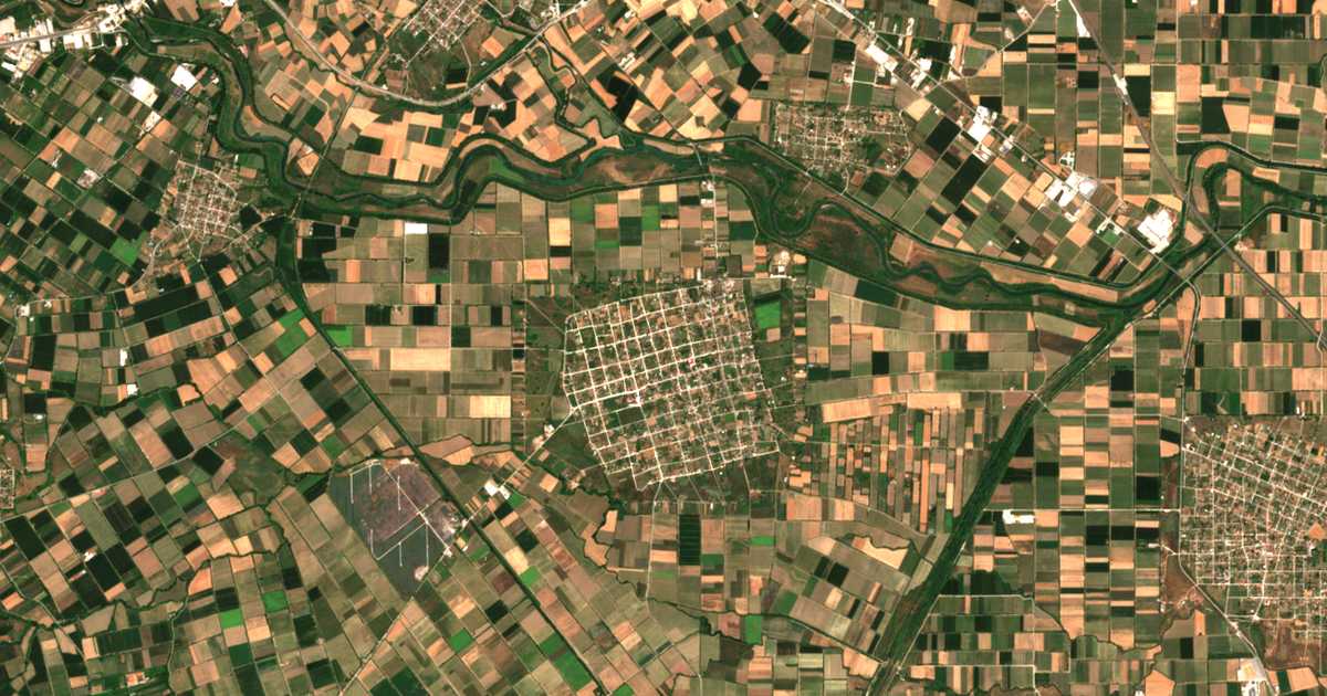 Satellitenkarte von Megála Kalývia