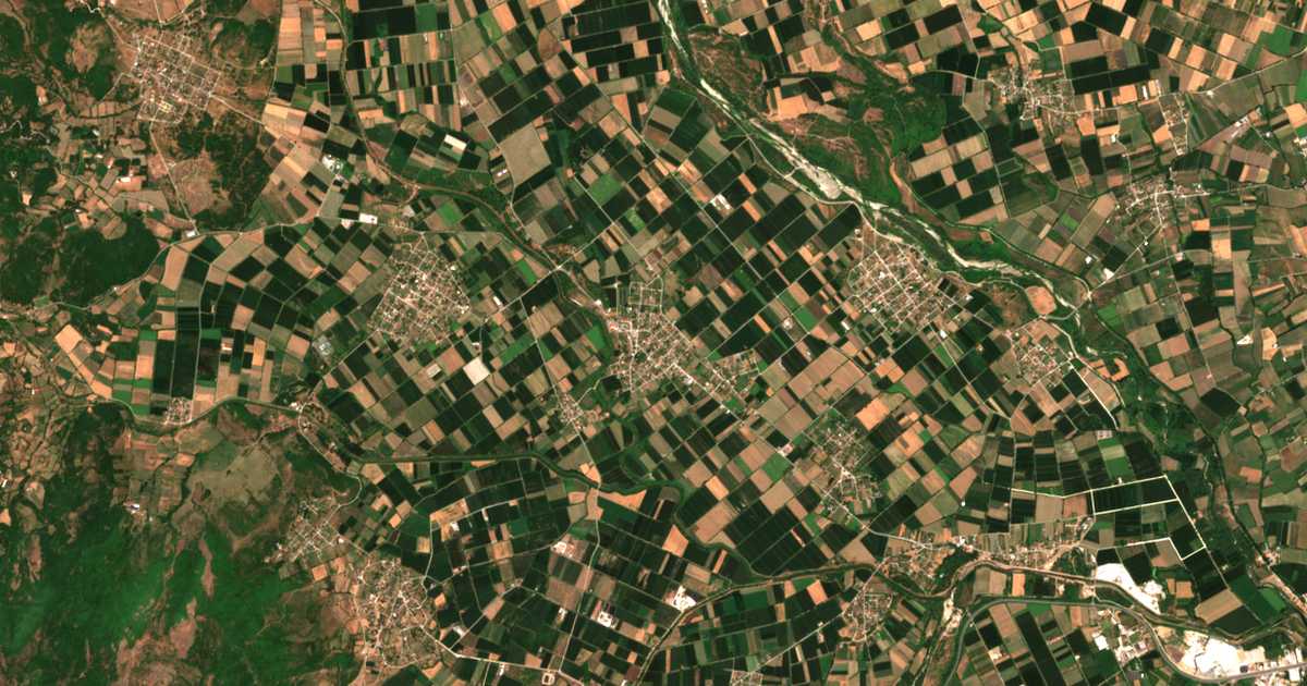 Satellitenkarte von Valtinón