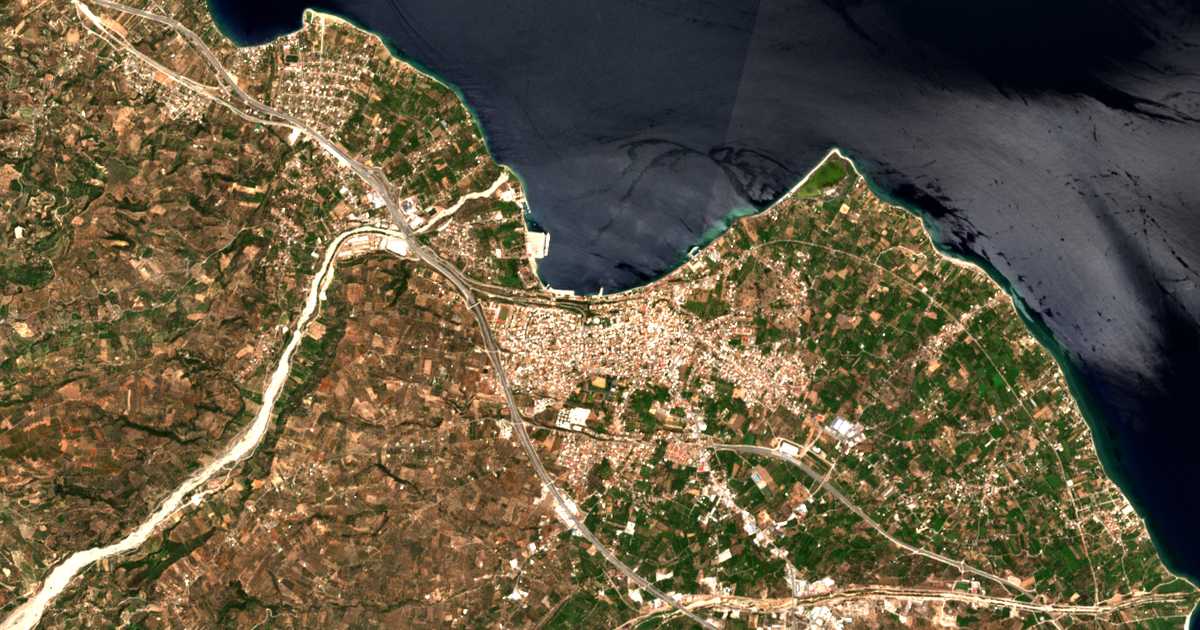 Satellitenkarte von Egio