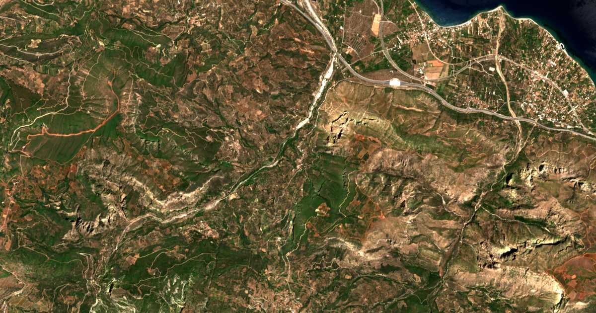 Satellitenkarte von Dervénion