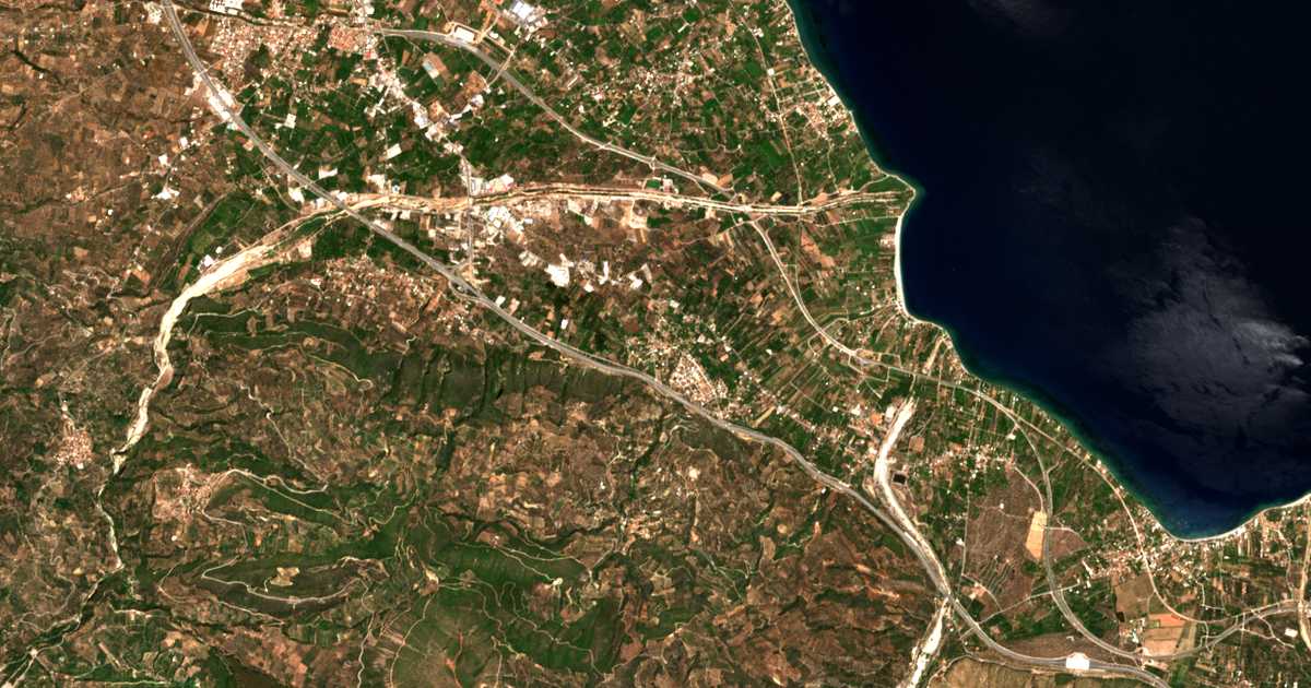 Satellitenkarte von Elíki