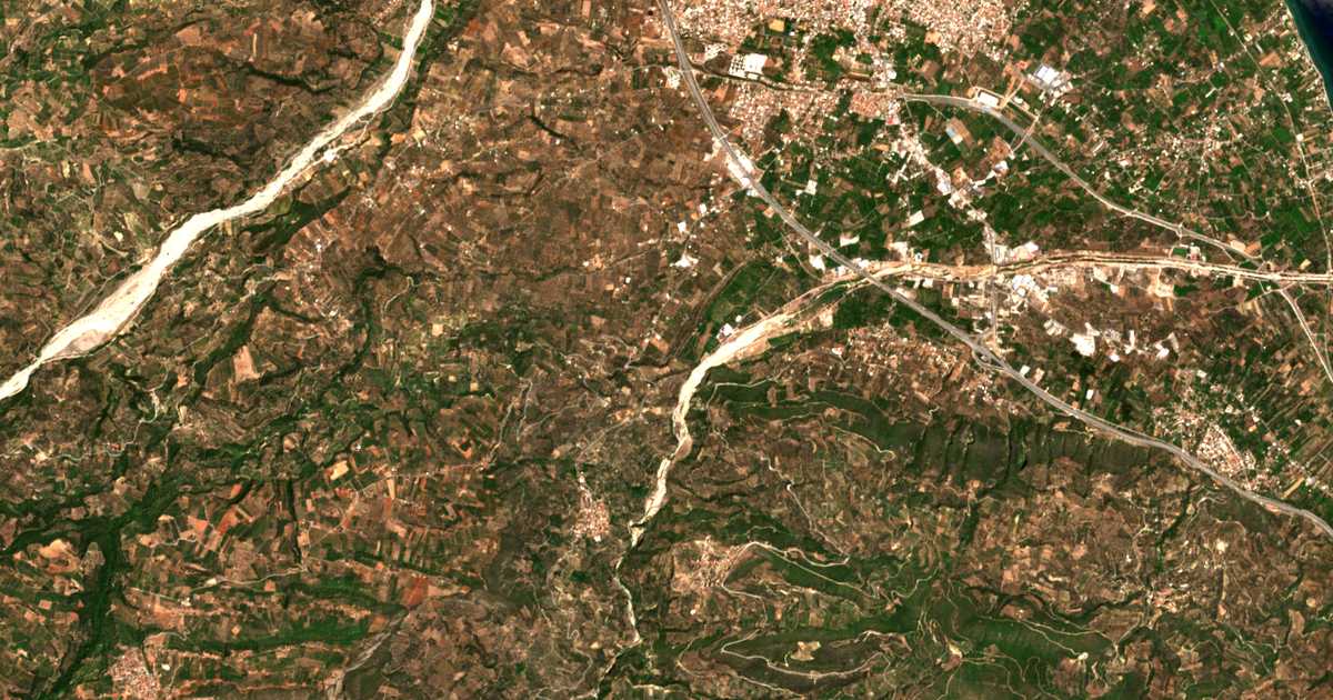 Satellitenkarte von Foniskariá