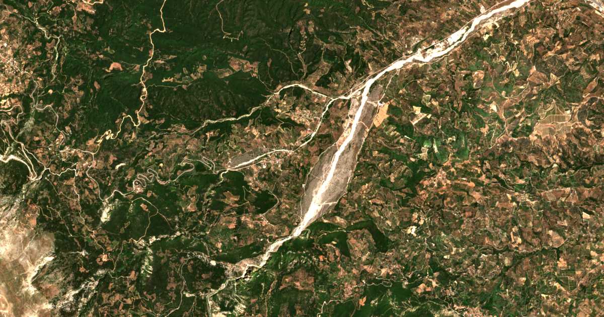 Satellitenkarte von Káto Salmeníkon
