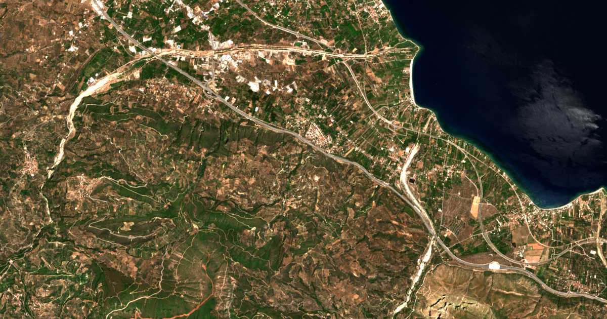 Satellitenkarte von Néa Kerýneia