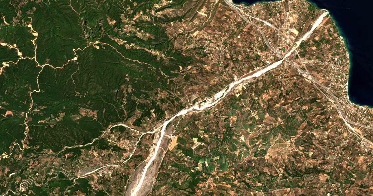 Satellitenkarte von Sarkounás