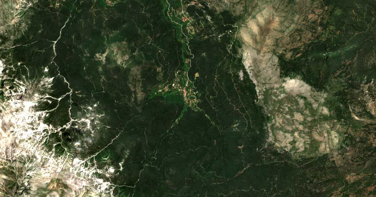 Satellitenkarte von Zaroúchla