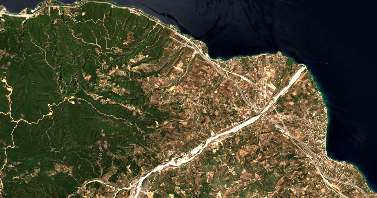 Satellitenkarte von Zíria
