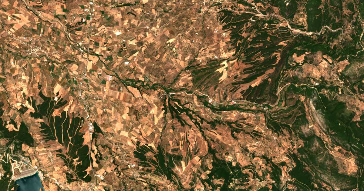 Satellitenkarte von Agía Eleoúsa