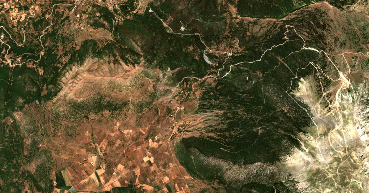 Satellitenkarte von Áno Lousoí