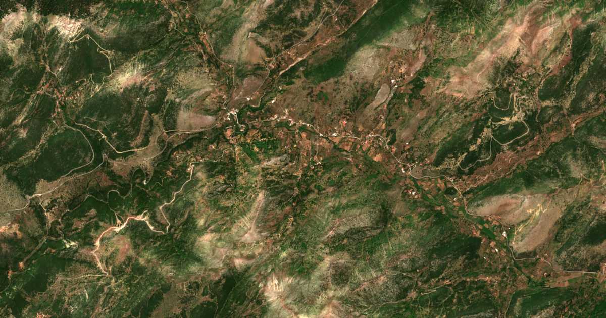 Satellitenkarte von Áno Tripótama