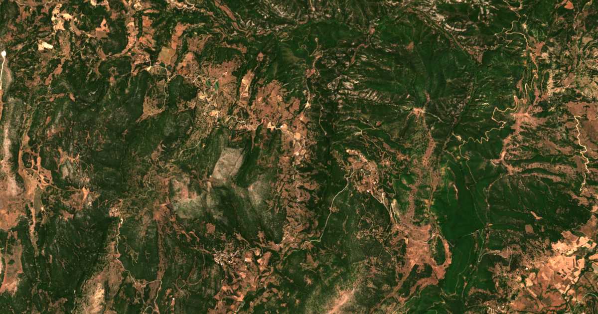 Satellitenkarte von Mikrós Pontiás