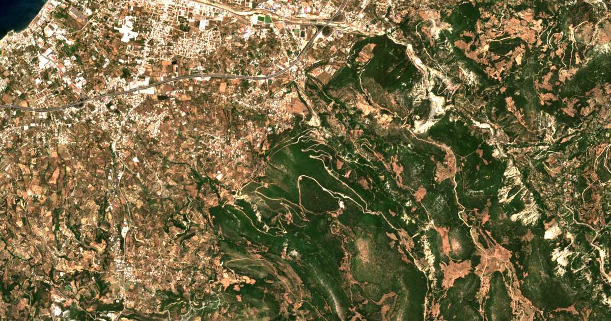 Satellitenkarte von Ágios Konstantínos