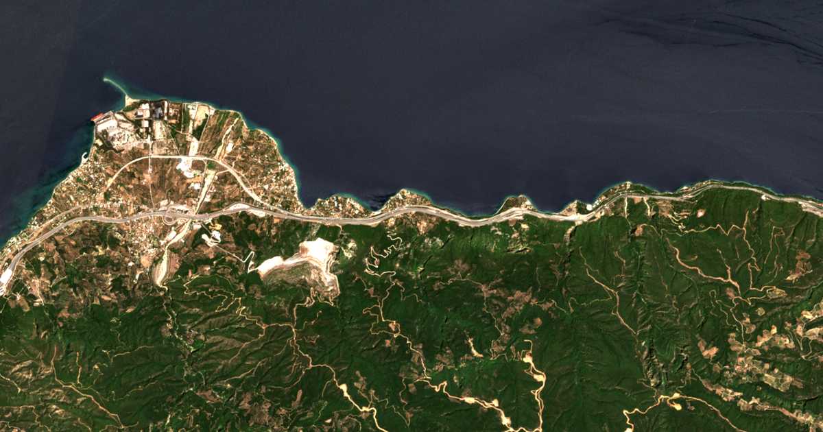 Satellitenkarte von Káto Rodiní