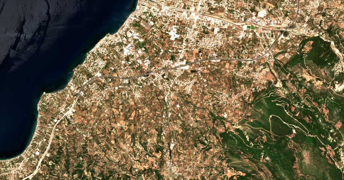 Satellitenkarte von Ovriá