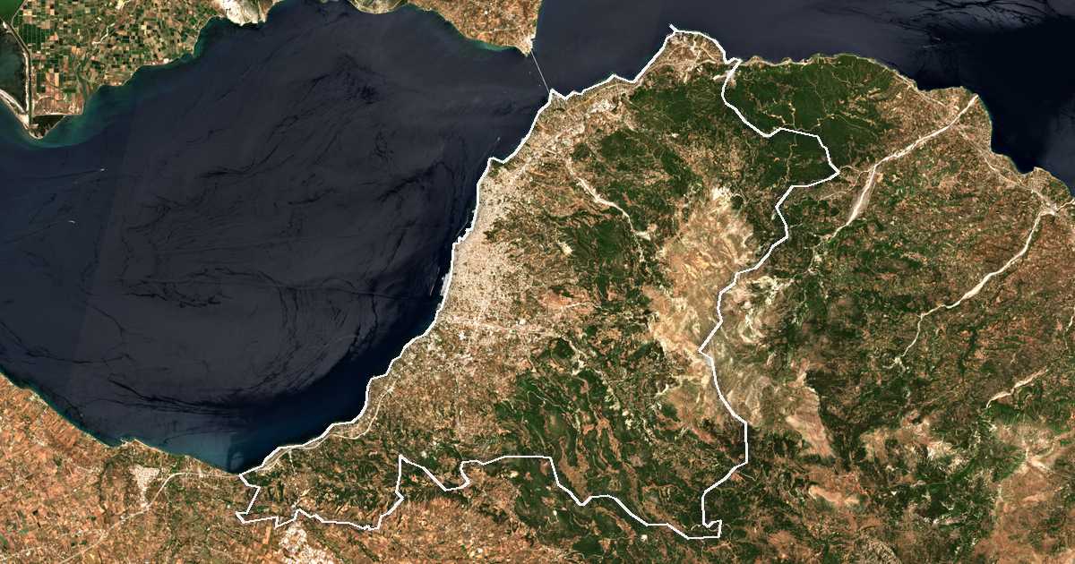 Satellitenbild mit eingezeichneter Grenze: Patras