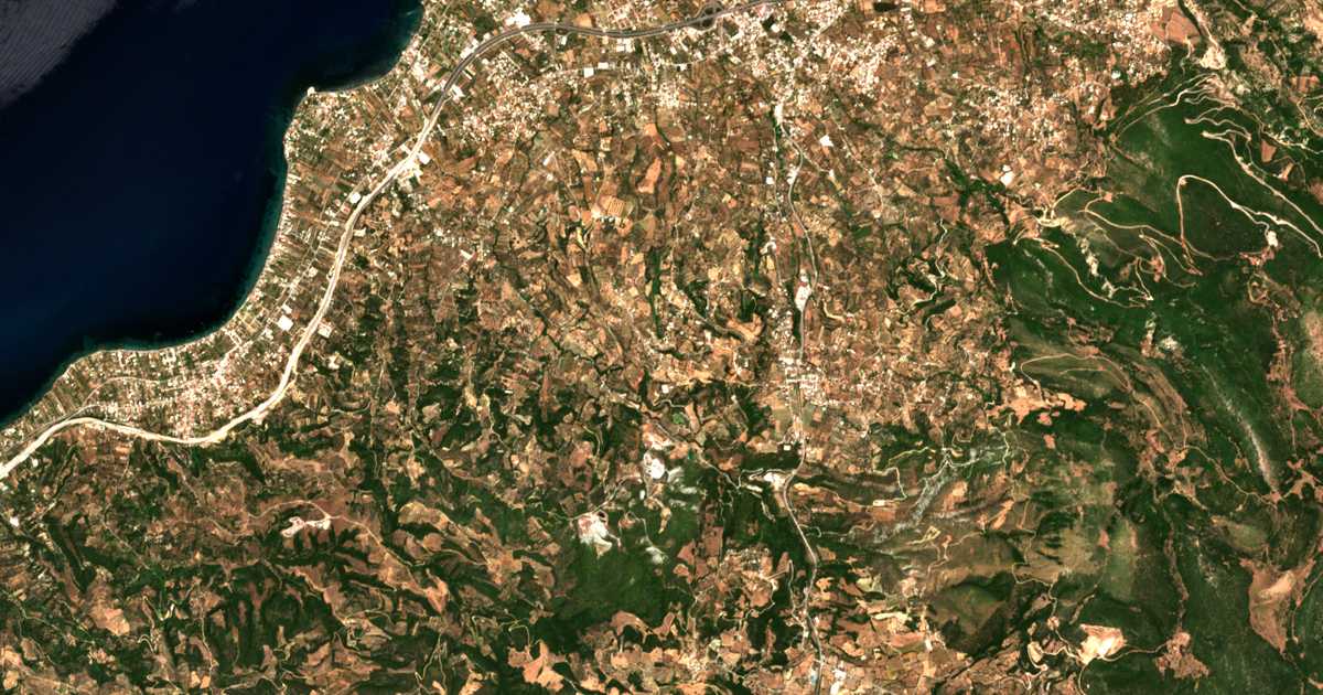 Satellitenkarte von Théa