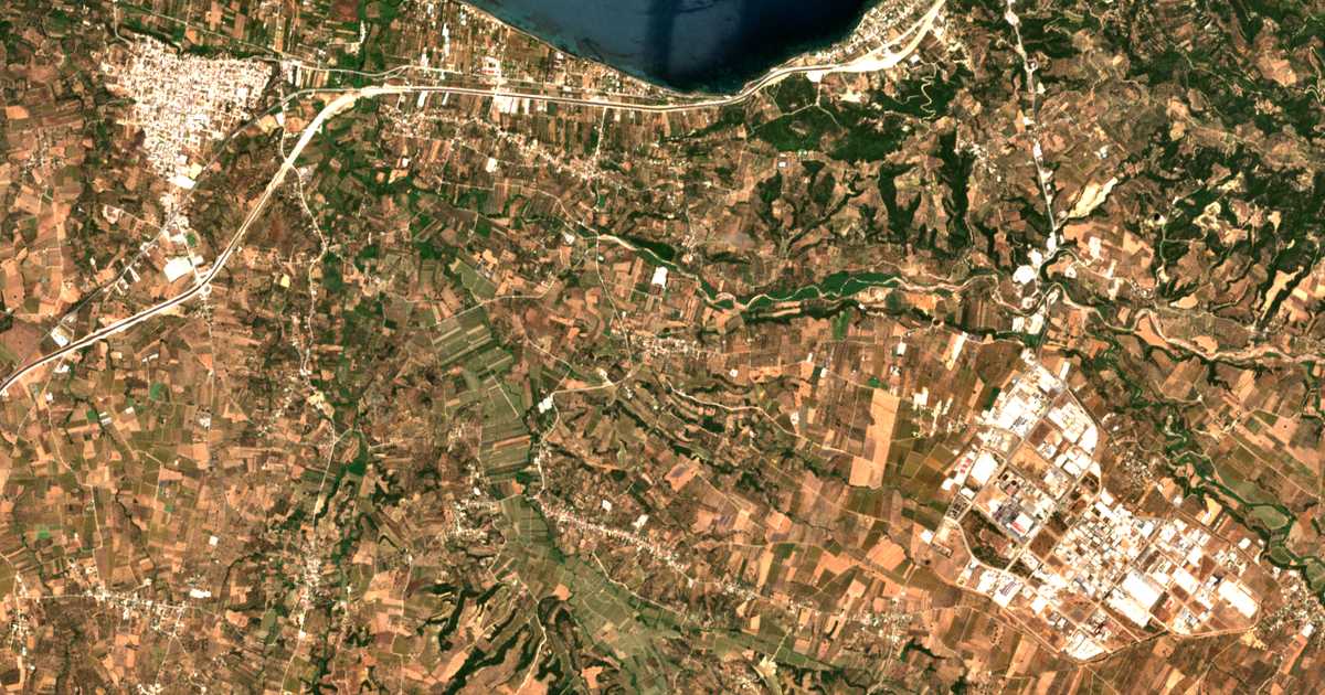 Satellitenkarte von Achaïkón