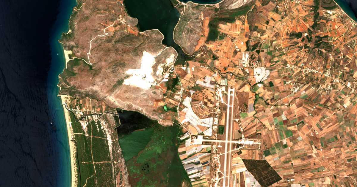Satellitenkarte von Áraxos