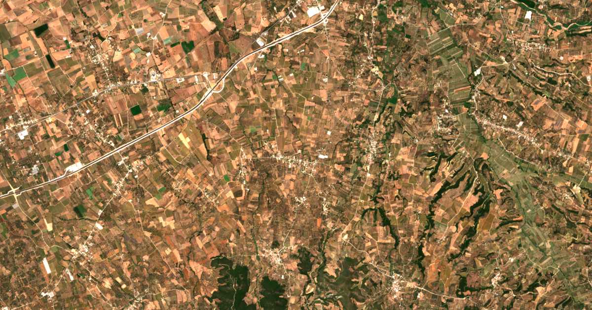 Satellitenkarte von Karyá
