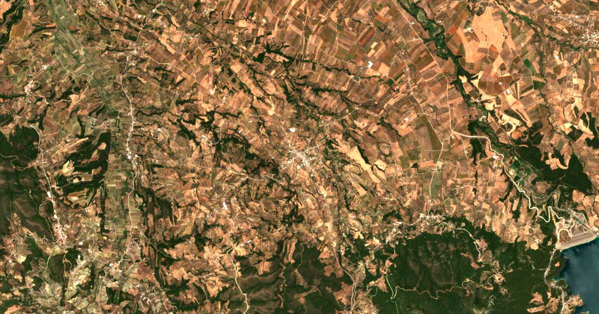 Satellitenkarte von Káto Mazarákion