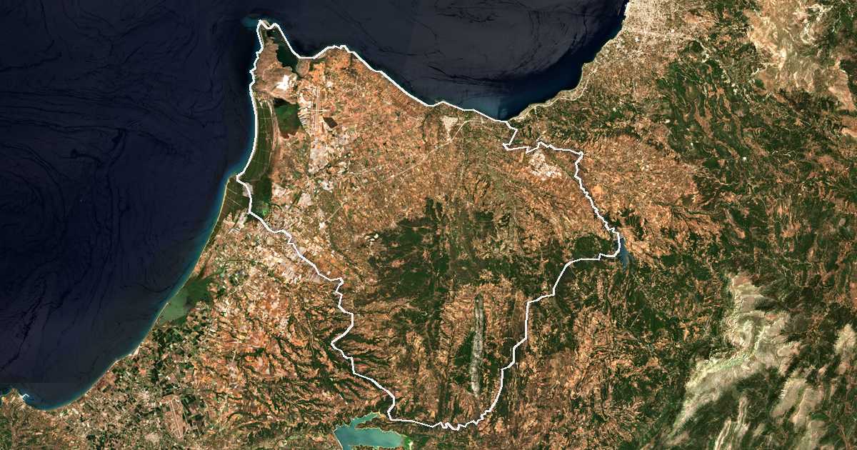 Satellitenbild mit eingezeichneter Grenze: Dytiki Achaia