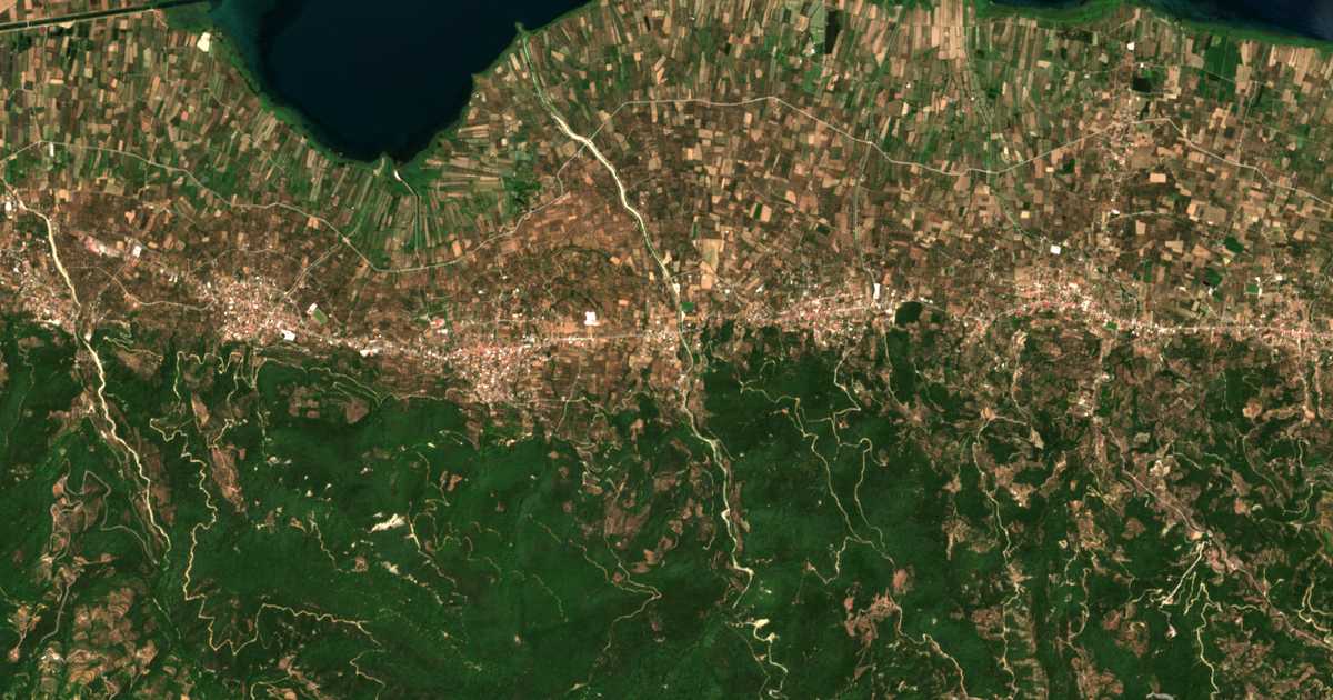Satellitenkarte von Agía Marína