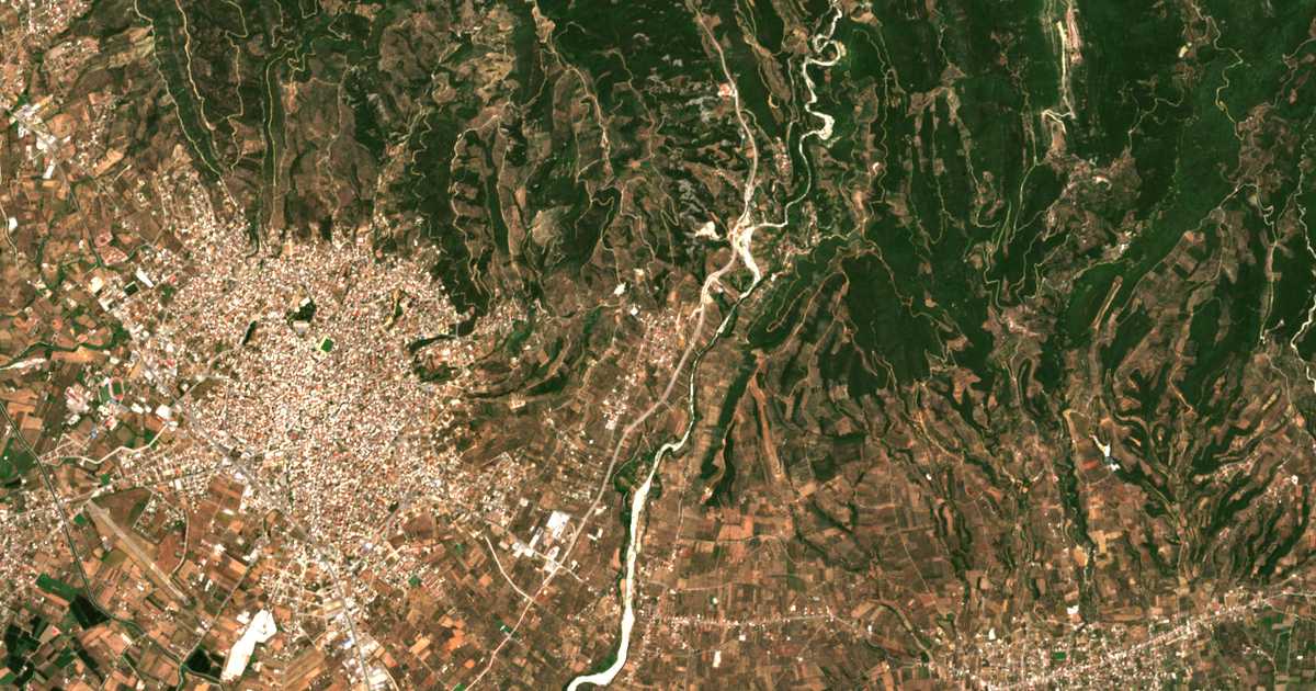 Satellitenkarte von Kamaroúla