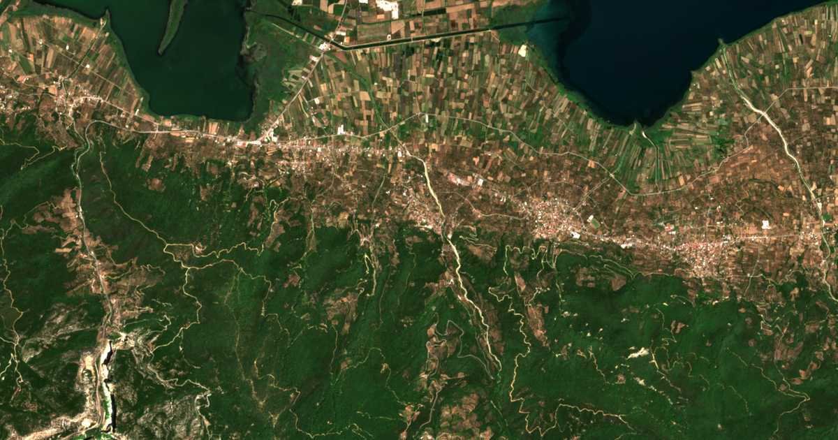 Satellitenkarte von Káto Kerásovon