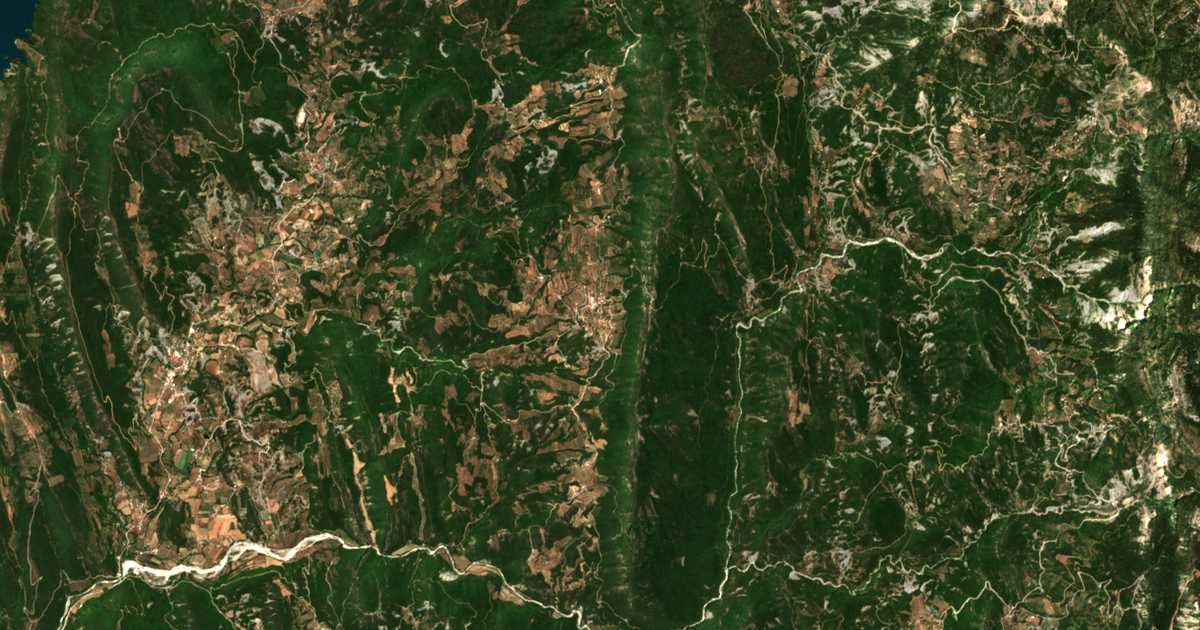 Satellitenkarte von Kypárissos