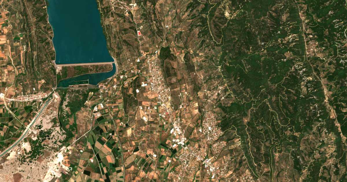 Satellitenkarte von Neápoli