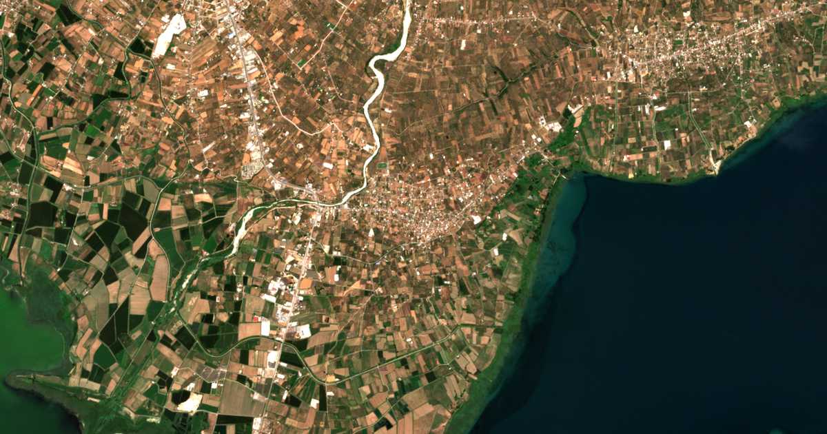 Satellitenkarte von Panaitólion