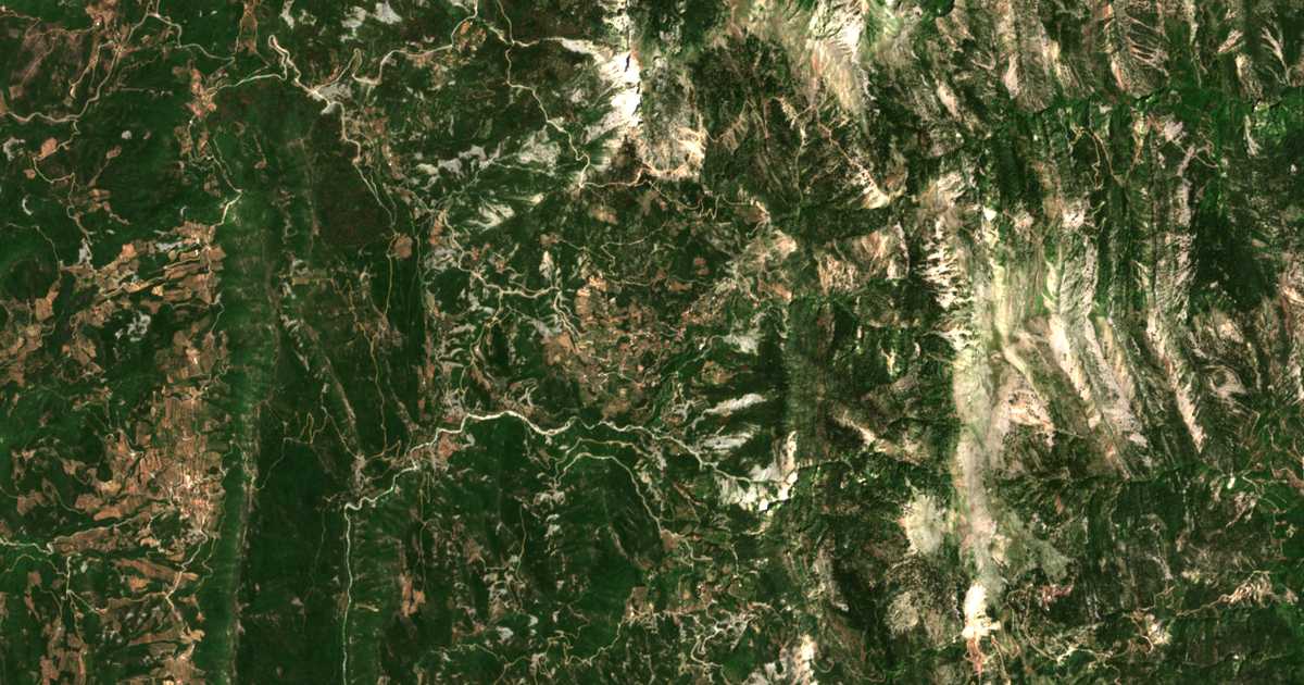 Satellitenkarte von Pentákorfon