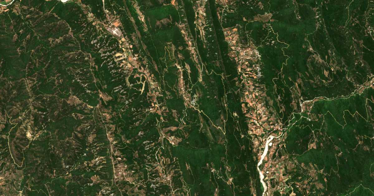 Satellitenkarte von Skoutesiáda