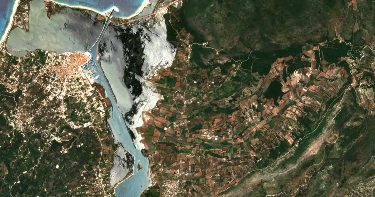Satellitenkarte von Peratiá