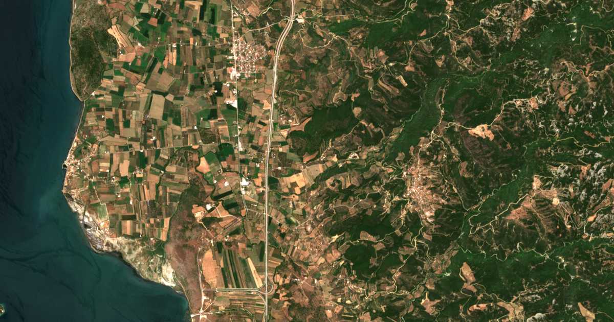 Satellitenkarte von Amfilochikó Árgos