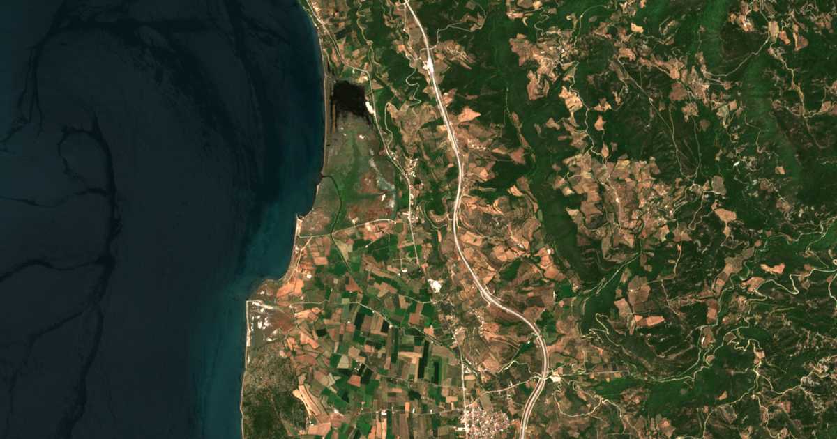 Satellitenkarte von Anoixiátikon