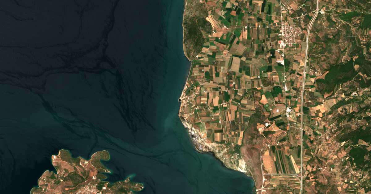 Satellitenkarte von Boúkka