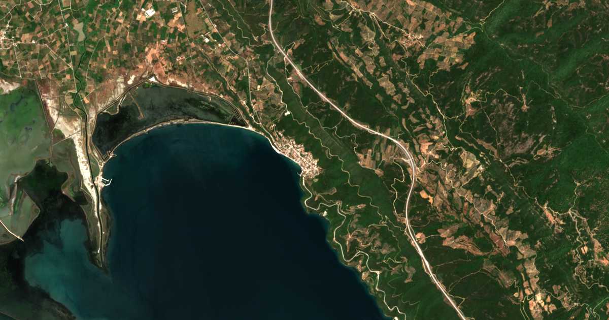 Satellitenkarte von Menídion