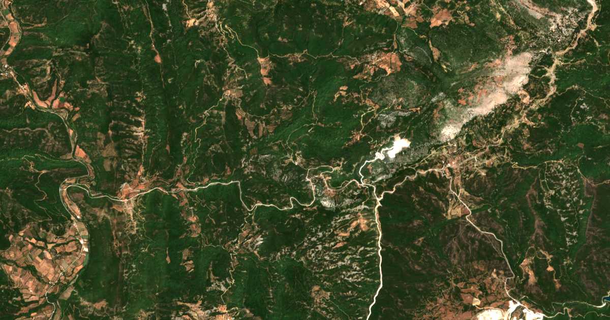 Satellitenkarte von Petróna