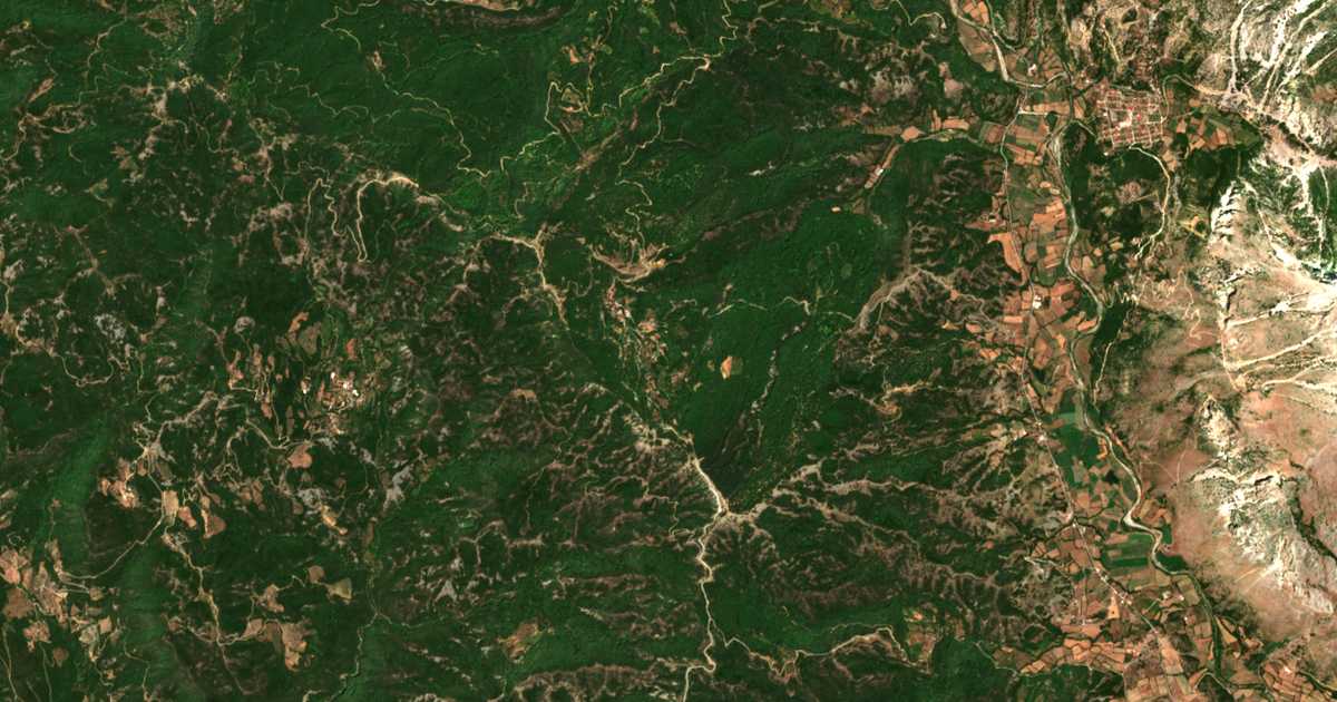 Satellitenkarte von Stathás