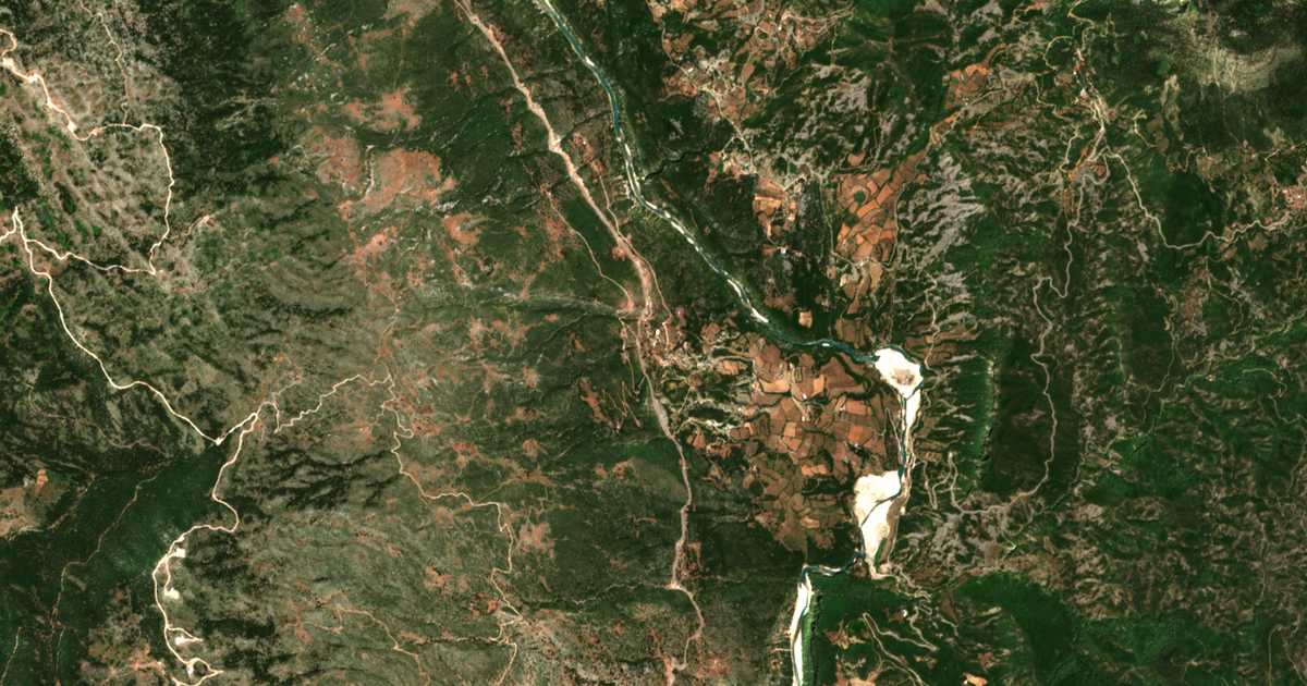 Satellitenkarte von Vrouvianá