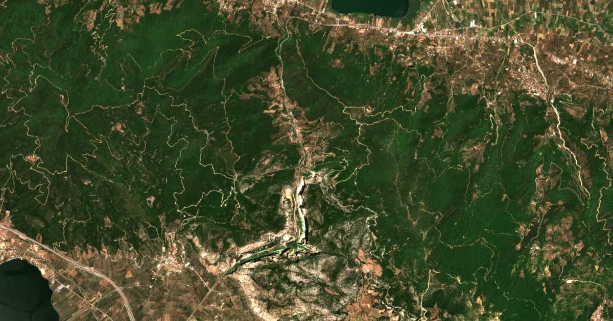 Satellitenkarte von Fragkoulaíika