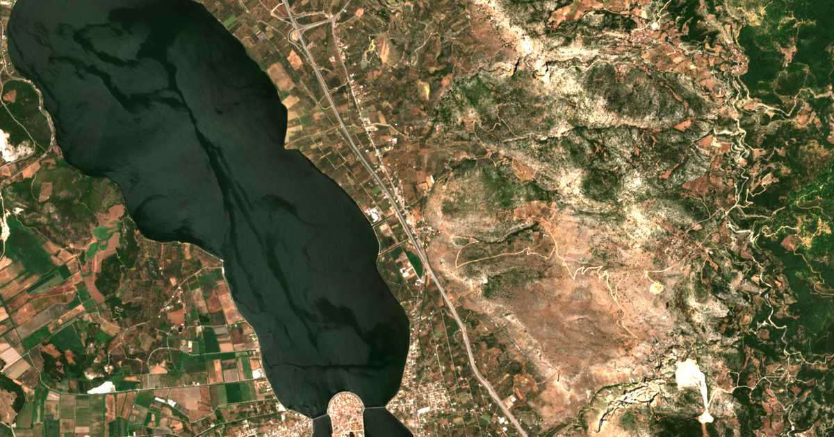 Satellitenkarte von Kefalóvryson