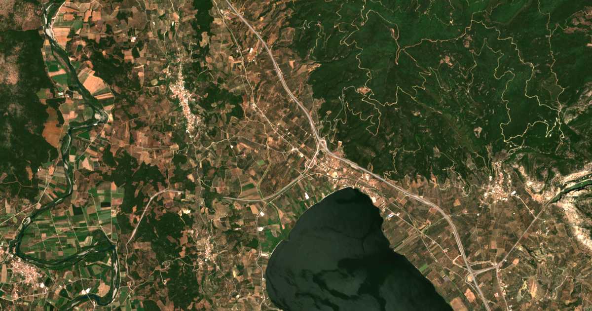 Satellitenkarte von Kefalóvrysos