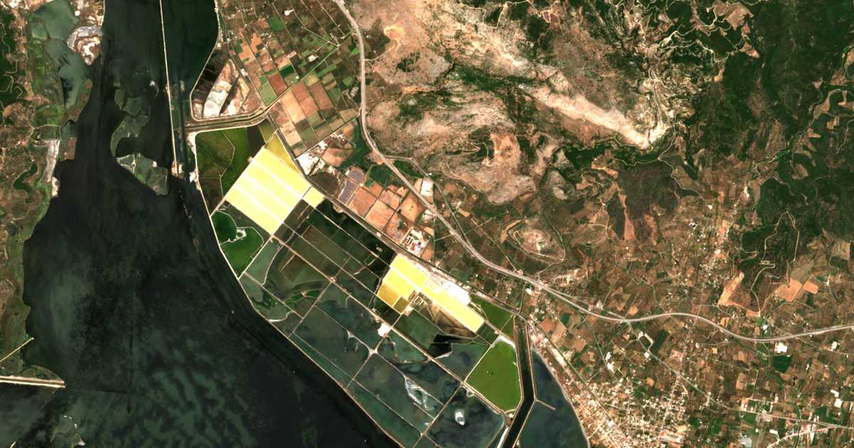 Satellitenkarte von Mesókampos