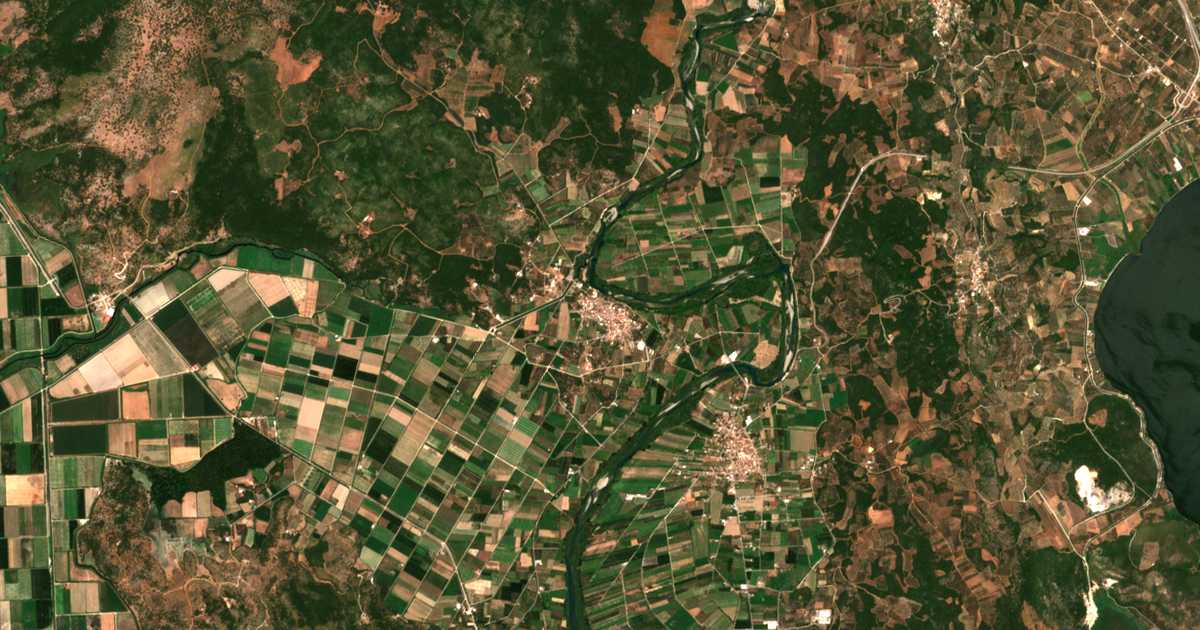 Satellitenkarte von Pentálofon