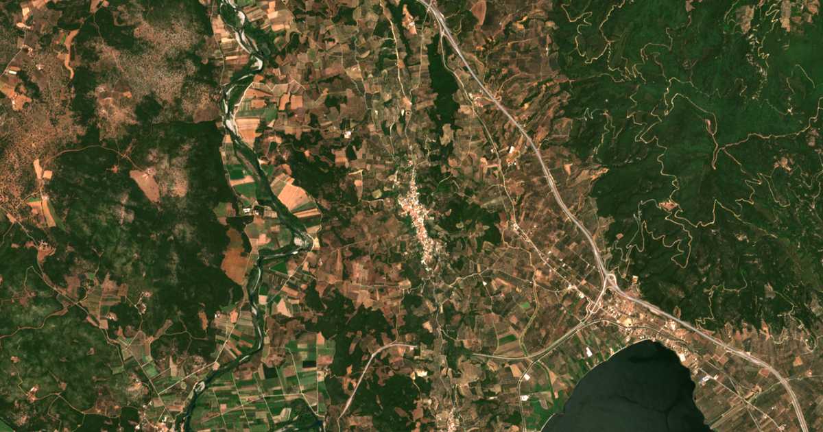 Satellitenkarte von Stamná