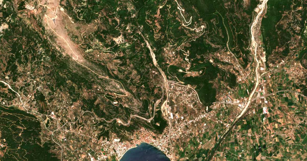 Satellitenkarte von Ágios Vasíleios