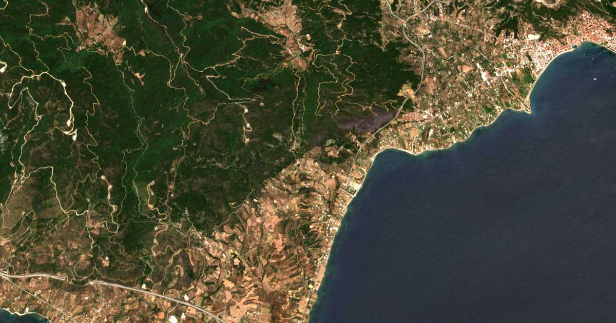 Satellitenkarte von Áno Platanítis